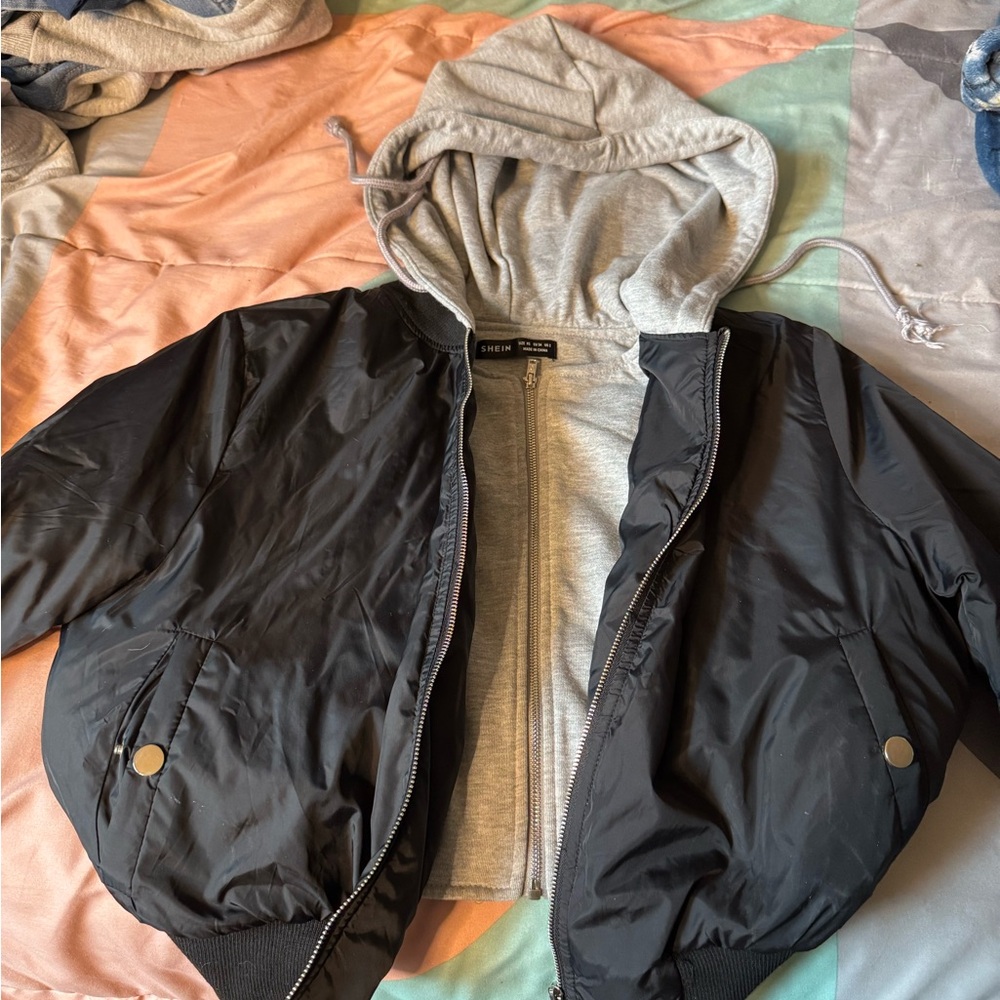 shein puffer jacket, only been worn a couple times, great condition